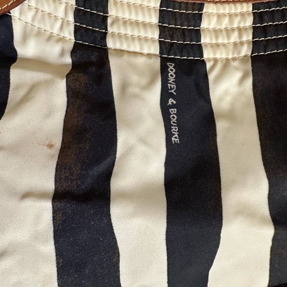 Dooney and Bourke Purse - Picture 4 of 11